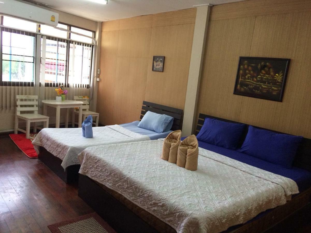 Changphuakgate Guesthouse Chiang Mai Luaran gambar